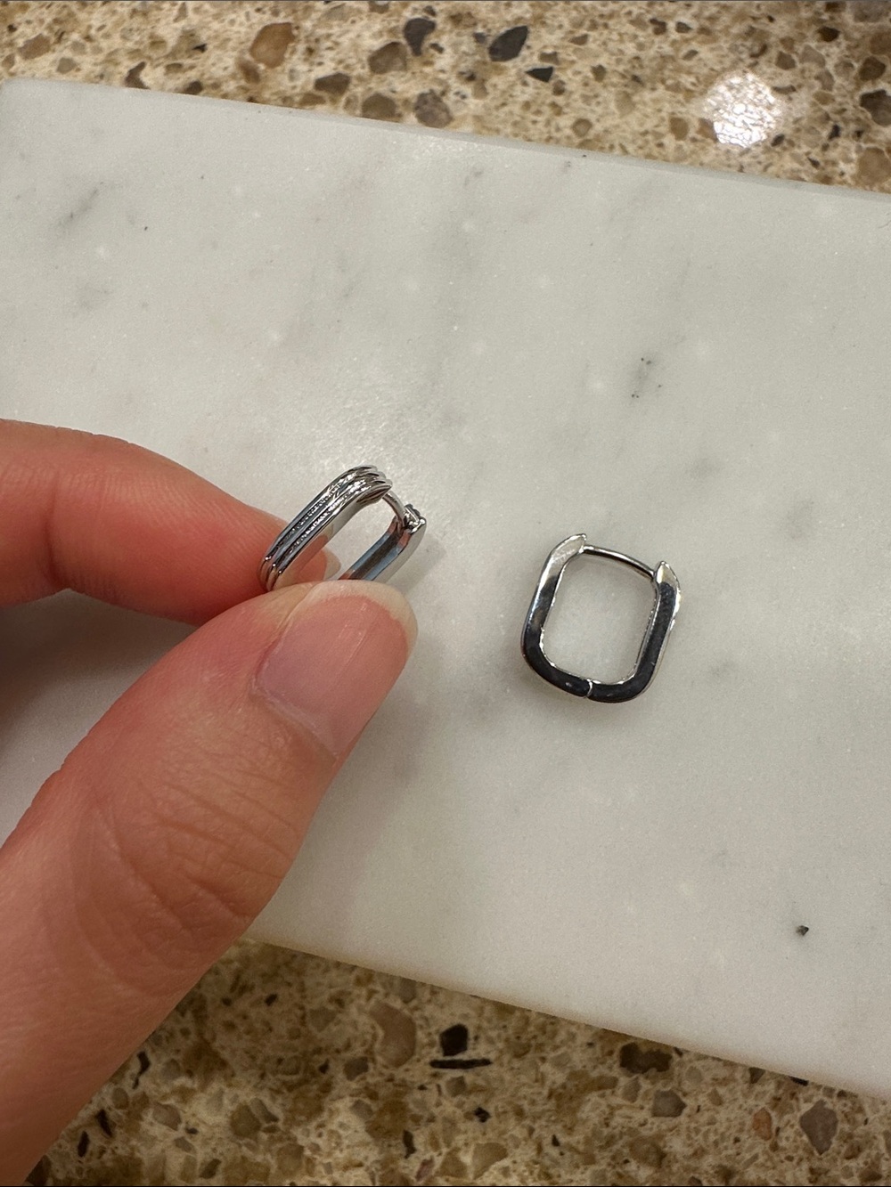 Ribbed link hoops